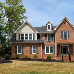 219 E Thistle Lane