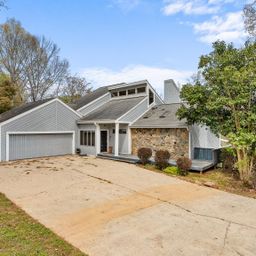 1493 Iroquois Drive