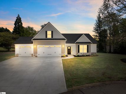 405 Pearle Brook Lane pending home in Beaver Brook, Taylors, SC
