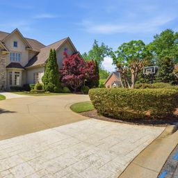 9 Collins Crest Court