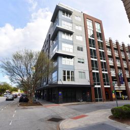 100 E Washington Street Apt 32