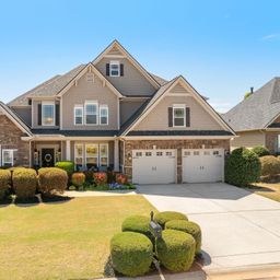 11 Roanoke Hills Court
