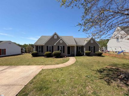 315 Springfield Circle pending home in Springfield Plantation, Easley, SC