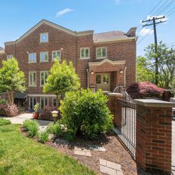 325 Hampton Avenue Unit 101