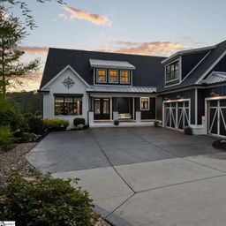 376 Abercrombie Point