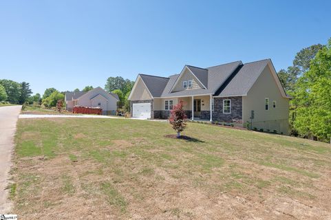 711 Hidden Falls Drive active home in Hidden Falls, West Union, SC