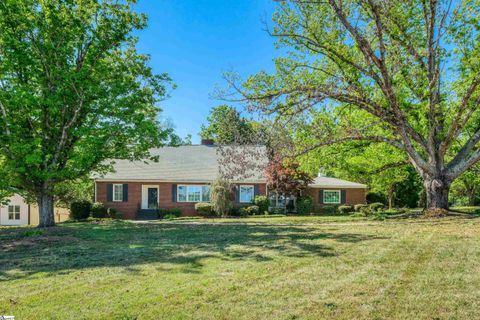 1429 East Calhoun Street pending home in Kingsley Hills, Anderson, SC