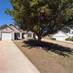 3 Hollow Tree Way