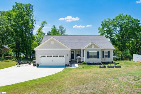 102 Indian Ridge Point active home in Lake Rabon Estates, Laurens, SC