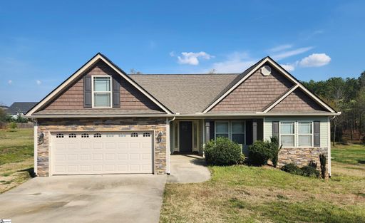 423 Camden Lee Court pending home in Copper Leaf, Inman, SC