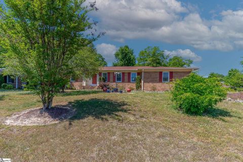 115 Coralvine Road pending home in Poinsettia, Simpsonville, SC