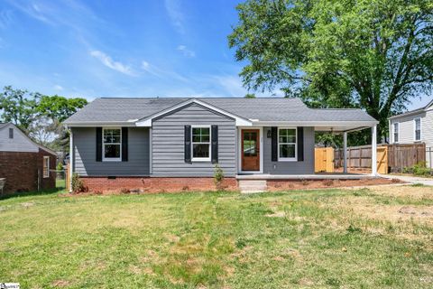 Homes in Chestnut Hills, Greenville