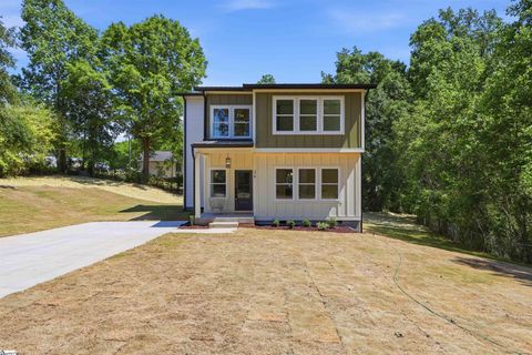 Homes in Kings Court, Fountain Inn