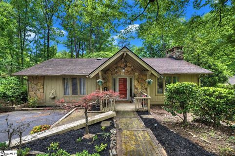 3 Rudder Court active home in Keowee Key, Salem, SC