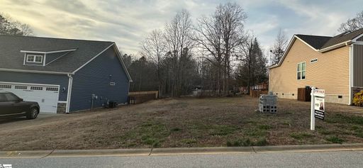 174 Page Creek Boulevard active home in Cottages At Landrum, Landrum, SC