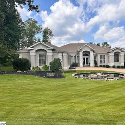 5 Country Squire Court