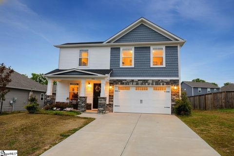 418 Icebow Road active home in Winterbrook, Fountain Inn, SC