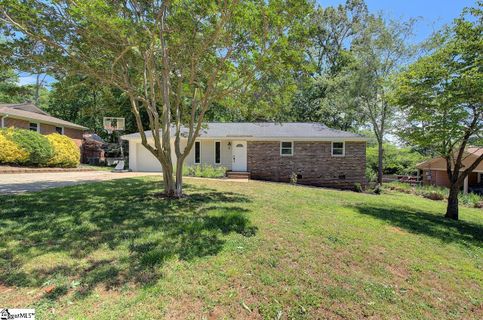 Homes in Chick Springs, Taylors