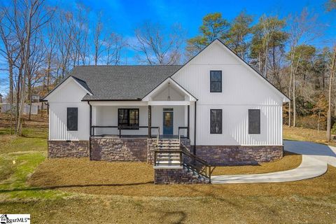 107 Bentwood Lane pending home in Club Ridge, Pickens, SC