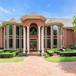 101 Tuscany Way