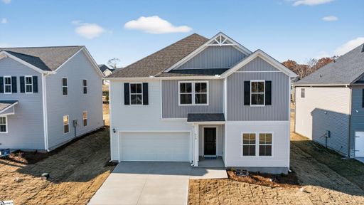 221 White Fields Avenue active home in Reedy Creek Estates, Fountain Inn, SC