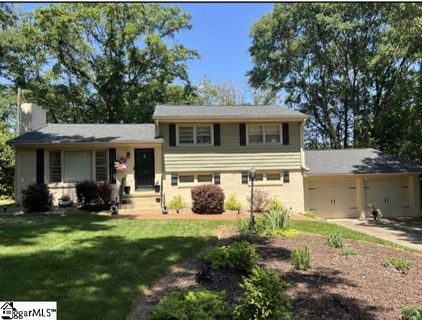 45 Ridgeway Drive active home in Woodfields, Greenville, SC