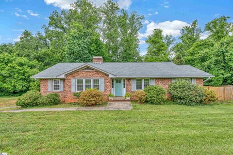 720 Parkins Mill Road active home in Parkins Mill, Greenville, SC