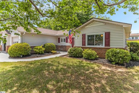 215 Lakeside Circle sold home in Rolling Green Village, Greenville, SC