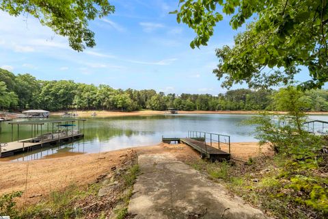 Isle O Pines, Townville