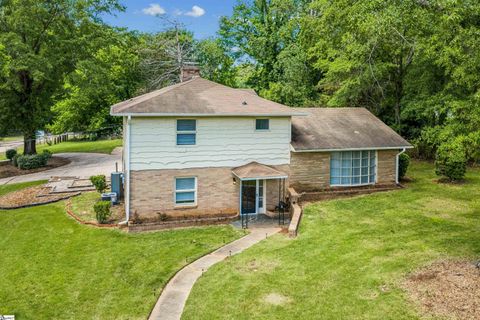 225 Cart Drive pending home in Hillbrook Forest, Spartanburg, SC