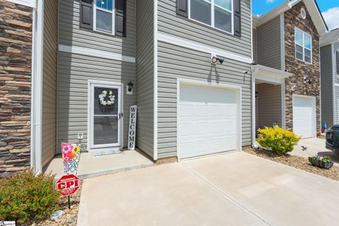211 Sunriff Court active home in Brookside Ridge, Greer, SC