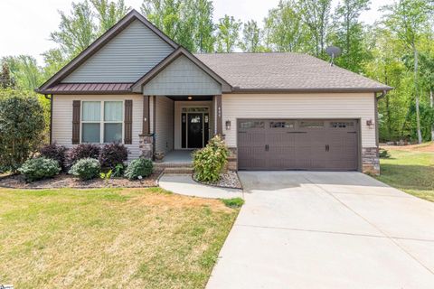 Homes in Edgebrook, Travelers Rest
