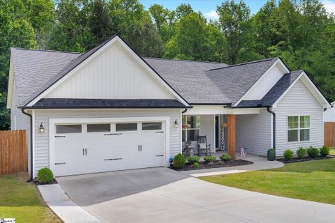 164 Rock Moss Drive active home in Moss Creek, Williamston, SC