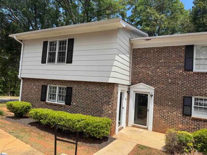 101 Fernridge Drive