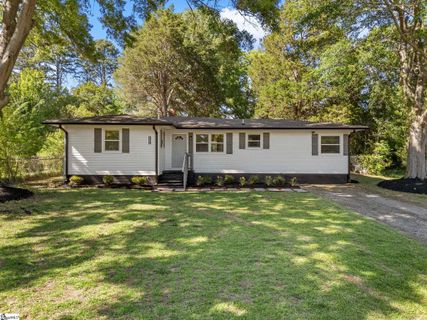 255 Hazelwood Avenue active home in Rosewood, Spartanburg, SC