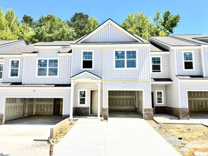 246 Taylor Woods Court active home in Miller Park, Greenville, SC