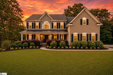 10 Modesto Lane active home in Coachman Plantation, Simpsonville, SC