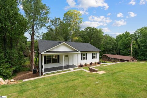 2 Hillbrook Road active home in Brook Glenn Gardens, Taylors, SC