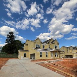 900 Cedarleaf Way