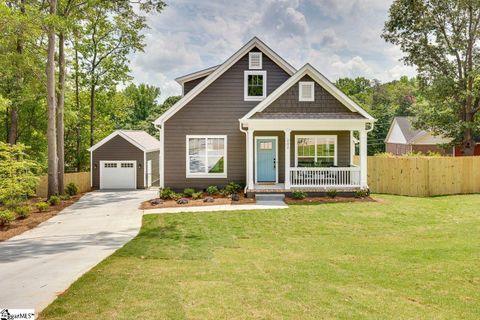 202 Kennedy Drive active home in Pine Hill Village, Greenville, SC