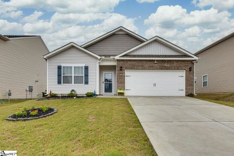305 Bonifay Drive active home in Durbin Meadows, Fountain Inn, SC