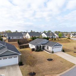 402 Edgehill Court