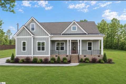 Homes in Echo Grove, Travelers Rest
