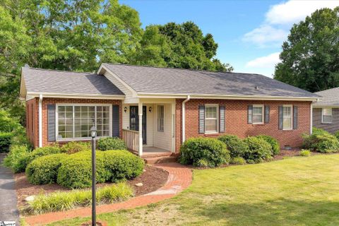 206 Hillside Drive active home in Burgiss Hills, Greer, SC