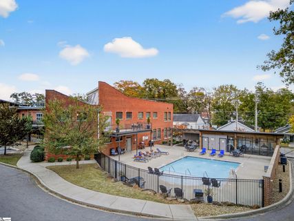 806 Green Avenue Unit 204