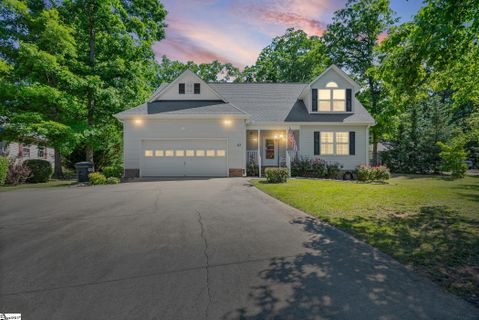 Homes in Oakwood Place, Travelers Rest