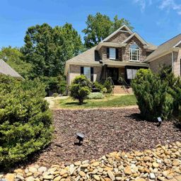 105 Breeds Hill Way