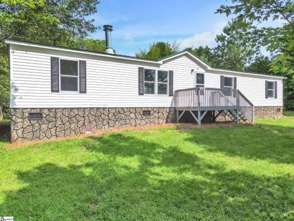 100 Riverbreeze Road pending home in River Breeze, Greenville, SC