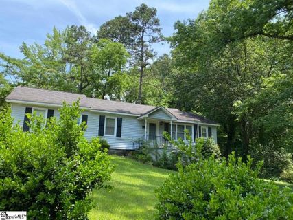 14 Pasadena Avenue active home in Pleasant Valley, Greenville, SC
