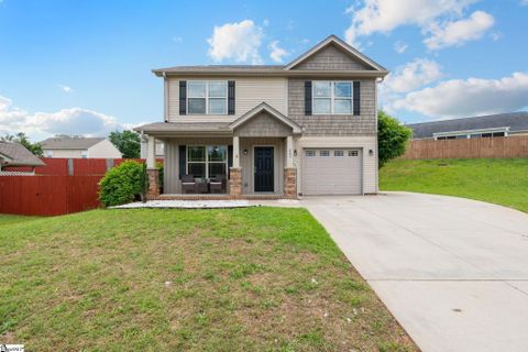 205 Mariner Court active home in Chartwell Estates, Greer, SC